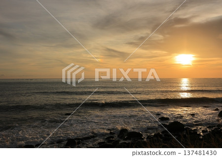 夕陽黃昏火燒雲 夕陽黃昏火燒雲 137481430