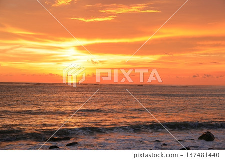 夕陽黃昏火燒雲 夕陽黃昏火燒雲 137481440