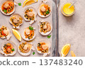 Cooked scallops with sauce 137483240