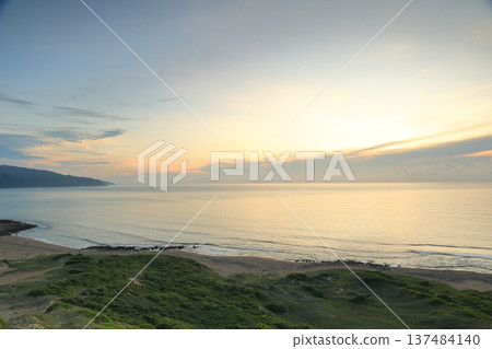 風吹砂日出曙光台灣屏東墾丁 137484140