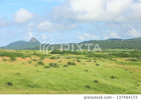 龍磐公園大草原大尖石山台灣墾丁 龍磐公園大草原大尖石山台灣墾丁 137484155