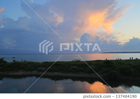 火燒雲晚霞台灣屏東墾丁 137484190