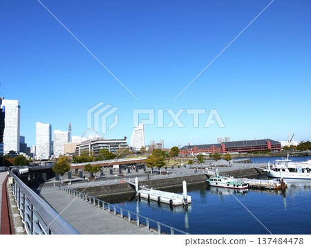 Minato Mirai under the blue sky Minato Mirai under the blue sky 137484478