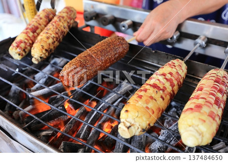 Grilled corn charcoal food 137484650