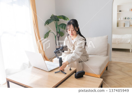 Broadcasting, Liver, Streamer, Video Distribution, Wireless Microphone, Filming Equipment, Gimbal, Microphone, Video Sharing Broadcasting, Liver, Streamer, Video Distribution, Wireless Microphone, Filming Equipment, Gimbal, Microphone, Video Sharing 137485949
