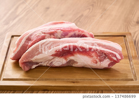 Pork belly block Raw pork belly 137486699