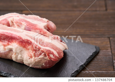 Pork belly block Raw pork belly Pork belly block Raw pork belly 137486704