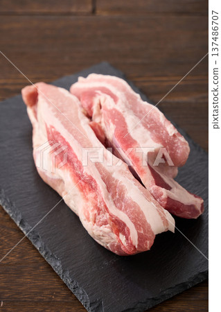 五花肉塊 生五花肉 五花肉塊 生五花肉 137486707