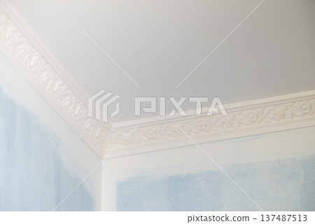 White cornce on wall White cornce on wall 137487513