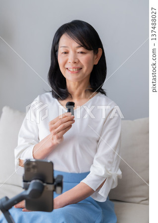 YouTuber, video creator, recording, microphone, training, video production, video editing technology, planning, equipment operation 137488027