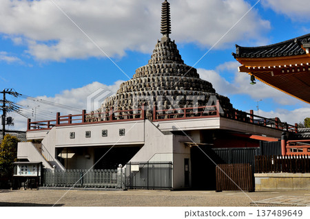 The Thousand Buddha Hall: Mibu-dera Temple, the training ground for Shinsengumi soldiers The Thousand Buddha Hall: Mibu-dera Temple, the training ground for Shinsengumi soldiers 137489649