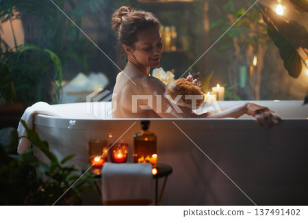 Woman\'s Cleansing & Relaxing Bath Ritual Woman\'s Cleansing & Relaxing Bath Ritual 137491402