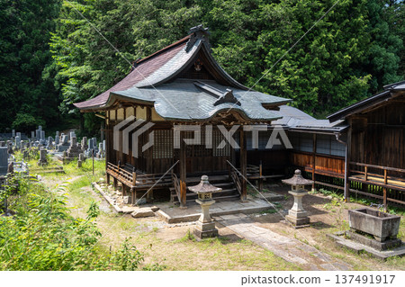 Dairyuji Shrine surrounded by forest in Takayama, Japan Dairyuji Shrine surrounded by forest in Takayama, Japan 137491917