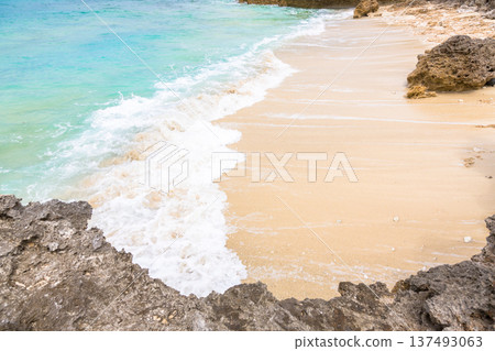 沖繩縣美那島美麗的海岸線 137493063