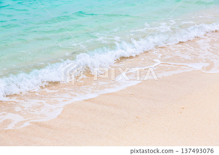 The beautiful shores of Minna Island, Okinawa Prefecture The beautiful shores of Minna Island, Okinawa Prefecture 137493076
