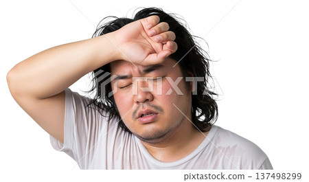 fat long-haired man 137498299