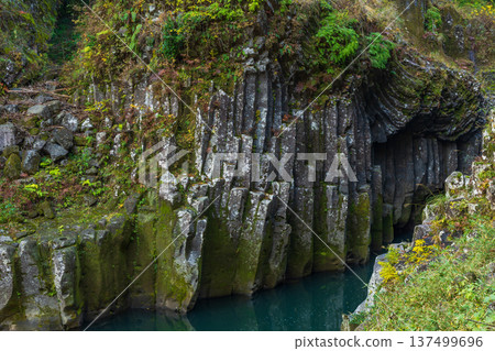 Takachiho Gorge in autumn, Takachiho Town, Miyazaki Prefecture - Autumn leaves Takachiho Gorge in autumn, Takachiho Town, Miyazaki Prefecture - Autumn leaves 137499696