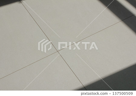 The living room floor is tile-like hardwood. The living room floor is tile-like hardwood. 137500509