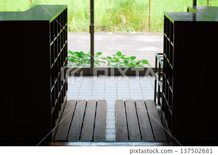 學校鞋盒 137502681