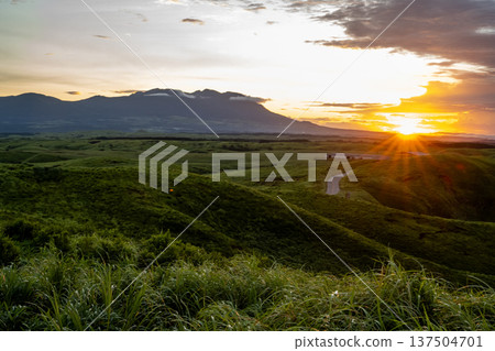 Yoshigahira Marsh illuminated by the setting sun 137504701
