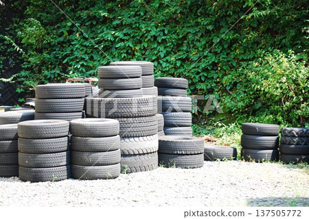 Piled tires Piled tires 137505772
