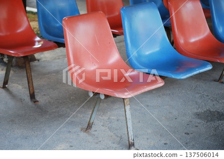 Station bench Station bench 137506014