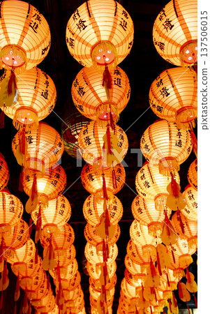 Sacred scenery: temple long corridor arrangement, cultural lanterns that cast light and shadows Sacred scenery: temple long corridor arrangement, cultural lanterns that cast light and shadows 137506015