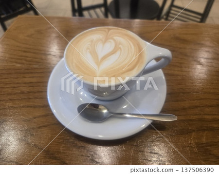 Caffe latte latte art Caffe latte latte art 137506390