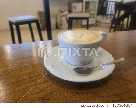 Caffe latte latte art Caffe latte latte art 137506394