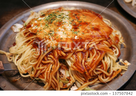 Okonomiyaki 137507842