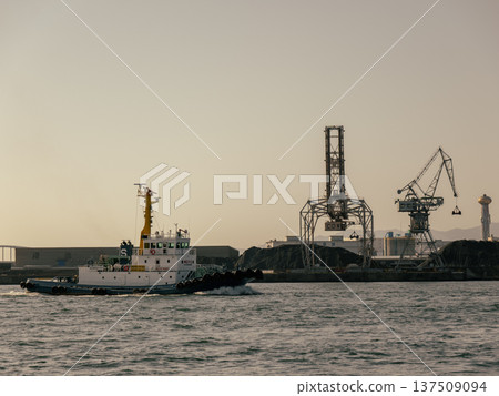 Osaka harbor 137509094