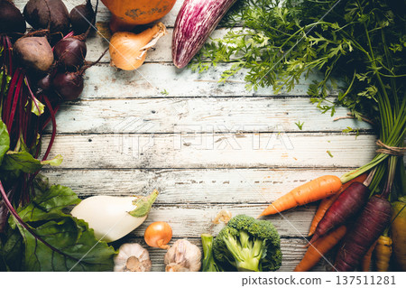 Fresh organic root vegetables Fresh organic root vegetables 137511281