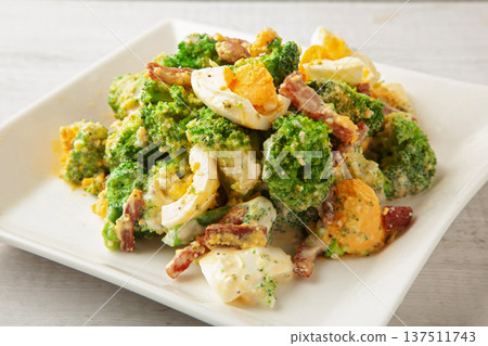 綠花椰菜沙拉 137511743