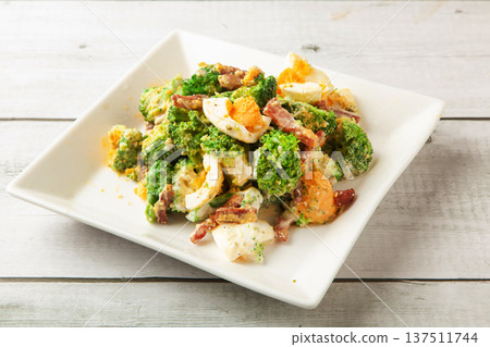 綠花椰菜沙拉 137511744