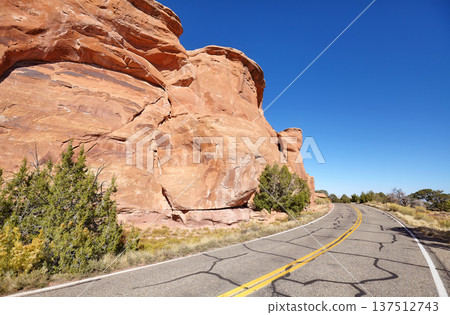 A picturesque road in Colorado National Monument, Colorado, USA. 137512743