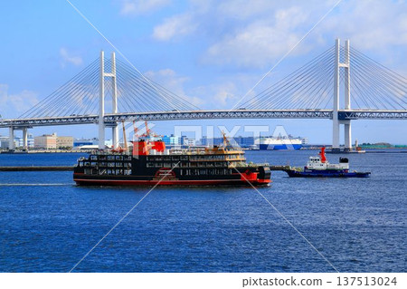 A black ship appears in Yokohama in the Reiwa era... We visited Yokohama Port on a special cruise [Tokyo Bay Ferry "Shirahama Maru"] 137513024