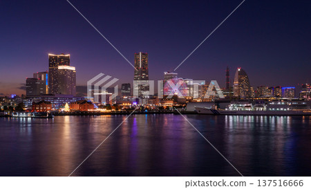 Panoramic night view of Yokohama Minato Mirai 137516666