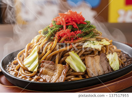 Teppanyaki noodles with fragrant sauce 137517955