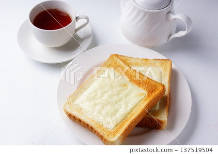 Melting cheese toast Melting cheese toast 137519504
