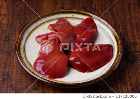 Raw chicken liver Raw chicken liver 137520006