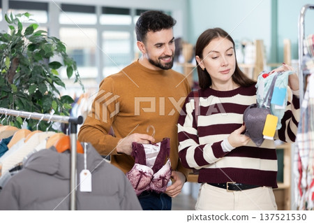 In store, couple customer choose ladys lingerie set 137521530