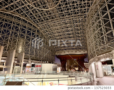 [Kanazawa Station] Hospitality Dome, Tsuzumimon Gate, Hokuriku 137523033
