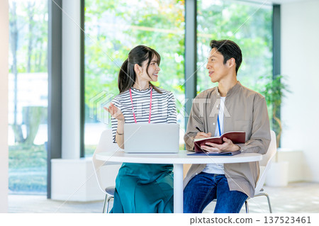 Male and female meeting 137523461