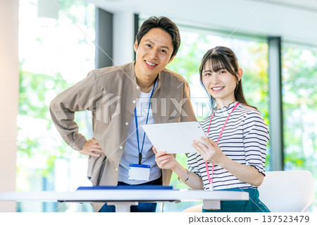 Male and female meeting 137523479