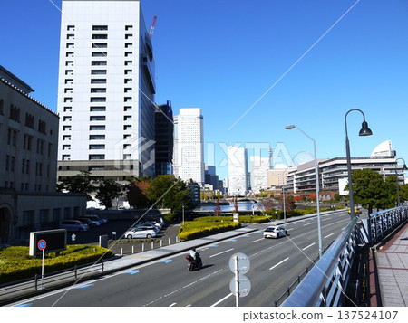 Scenery of office town with main street 137524107