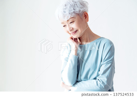 Thinking senior women 137524533