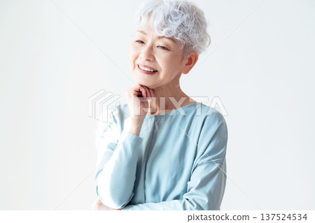 Thinking senior women 137524534