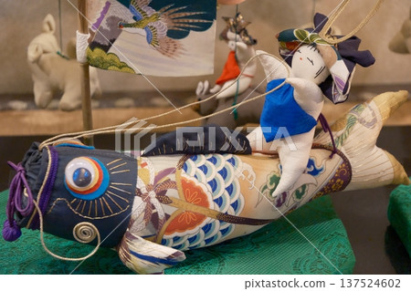 為男孩節展出的玩偶 為男孩節展出的玩偶 137524602