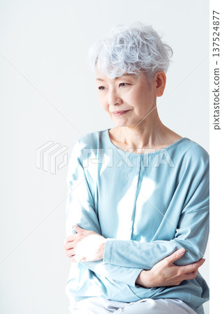 Thinking senior women Thinking senior women 137524877