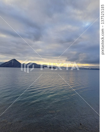 洞爺湖的朝日 洞爺湖的朝日 137525185